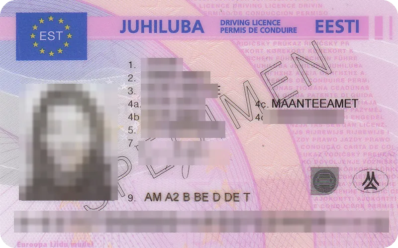 Carnet de Estonia con los datos tapados