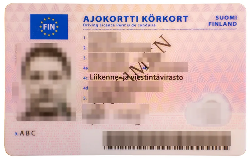 Carnet de Finlandia con los datos tapados