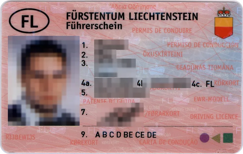 Carnet de Liechtenstein con los datos tapados