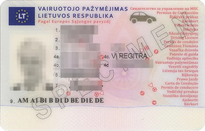 Carnet de Lituania con los datos tapados