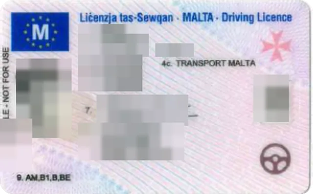 Carnet de Malta con los datos tapados